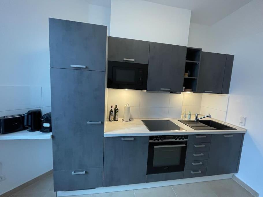 Lucky Stays Ls10 - Vollausstattung - Zentrum - Aufzug - Grosse Kueche - 2 Zimmer - Smart-Tv Magdeburg Zewnętrze zdjęcie